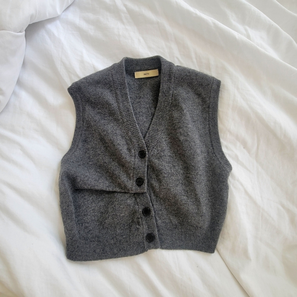 RECTO vest as seen on Hailey Bieber